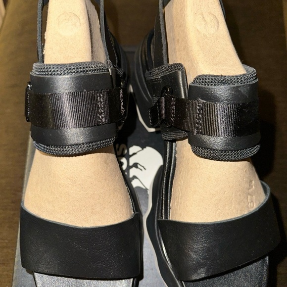 SOLD! Sorel kinetic impact sandal - Picture 7 of 7